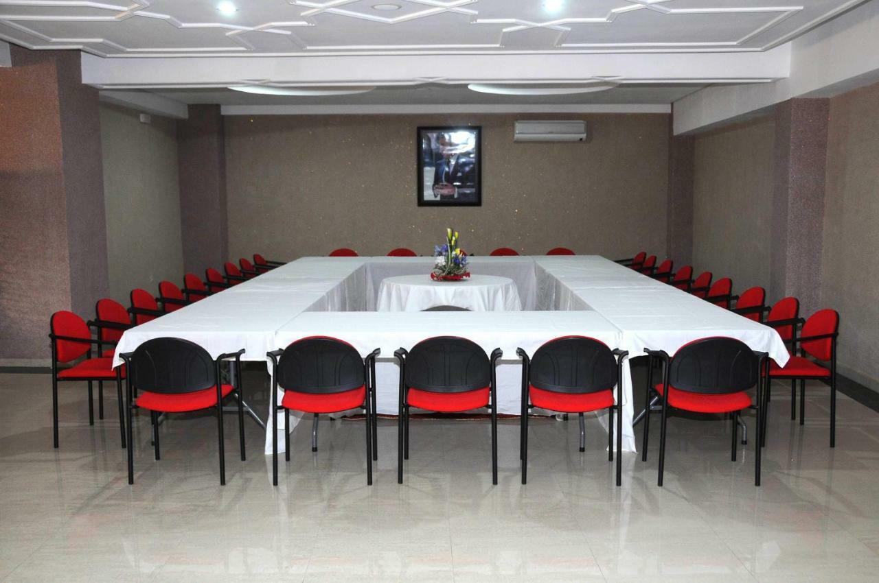 סאפי Hotel Al Madina מראה חיצוני תמונה